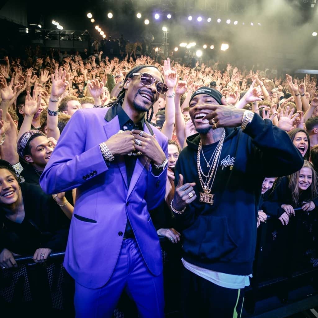 “Young, Wild & Free” live in all its glory Snoop Dogg and Wiz Khalifa performing Young Wild and Free